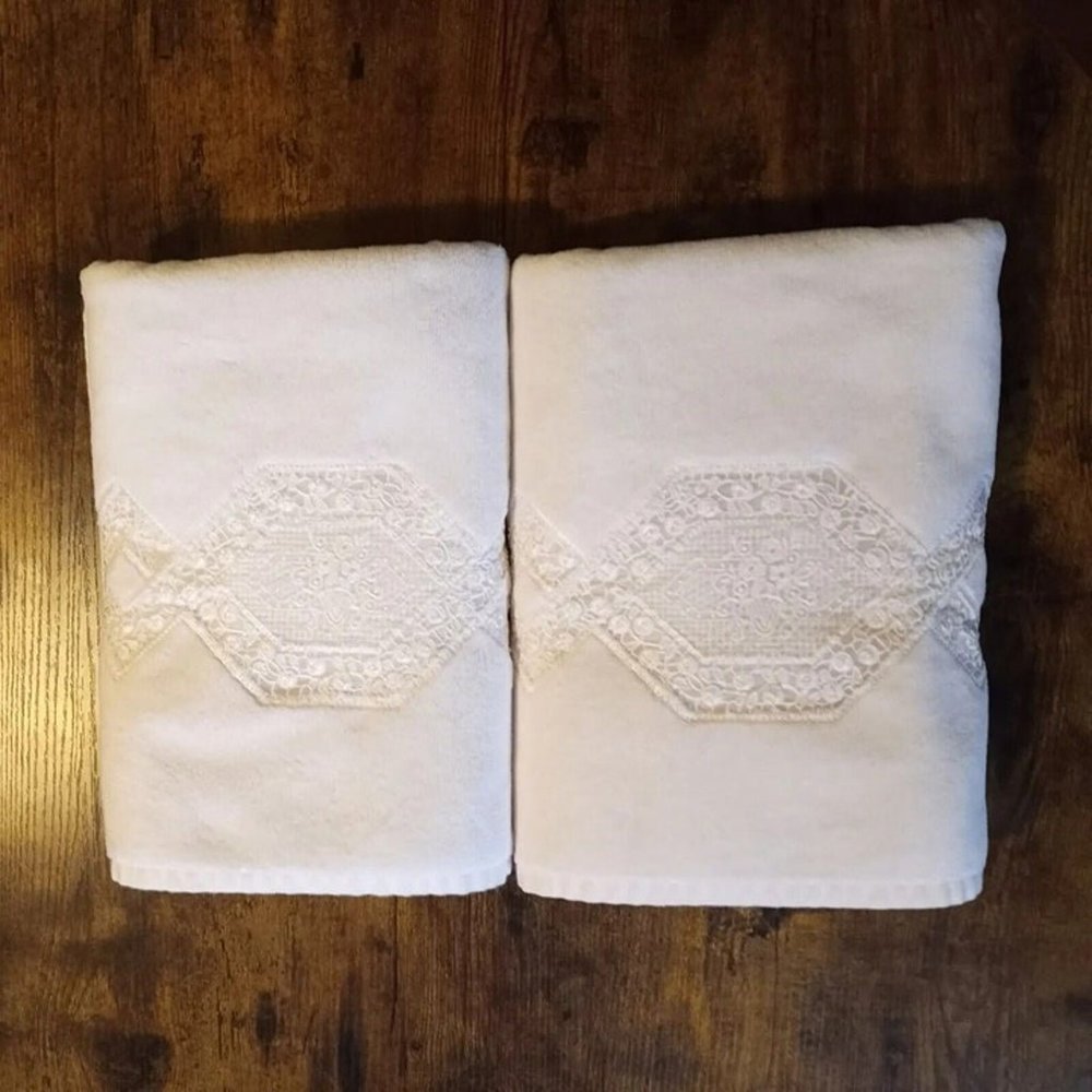2 Vtg Grand Patrician Embedded White Lace Decor Towels 48"x 26" Wedding Gift EUC